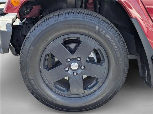 Used 2012 Jeep Wrangler Unlimited Sahara w/ Connectivity Group AWD/4WD image 23