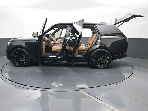 Used 2025 Land Rover Range Rover Long Wheelbase SE AWD/4WD image 27