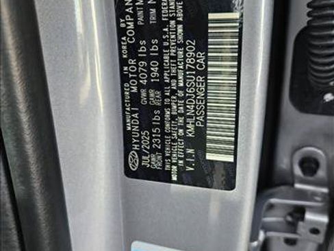 Used 2025 Hyundai Elantra Limited FWD image 20