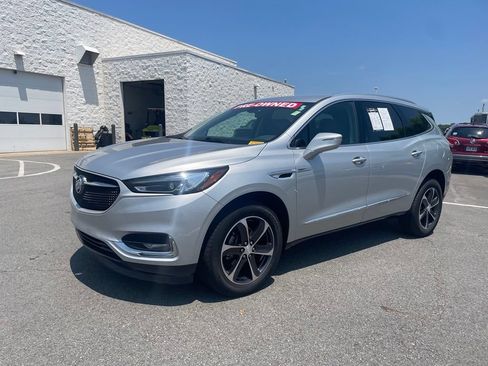 Used 2020 Buick Enclave Essence w/ Sport Touring Edition FWD image 3