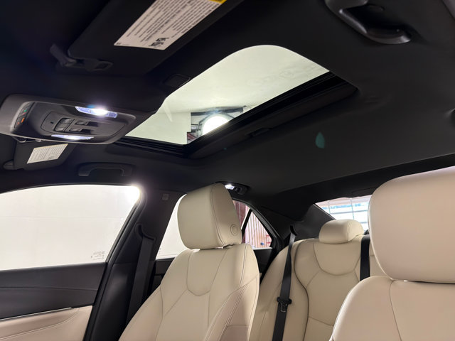 Used 2022 Cadillac CT4 Luxury w/ LPO, Exterior Accent Package RWD image 2