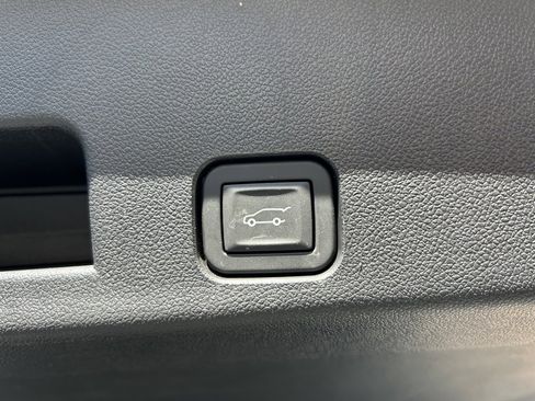 Used 2025 Chevrolet Traverse RS w/ LPO, Floor Liner Package image 45