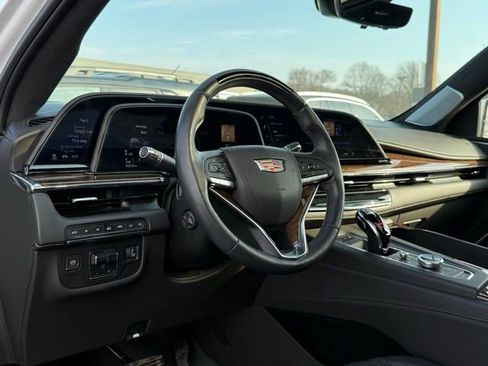 Used 2023 Cadillac Escalade Sport Platinum w/ LPO, ONYX Package image 16