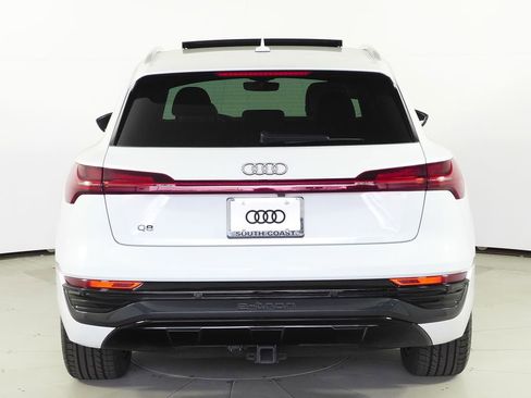 Used 2024 Audi Q8 e-tron Premium AWD/4WD image 8
