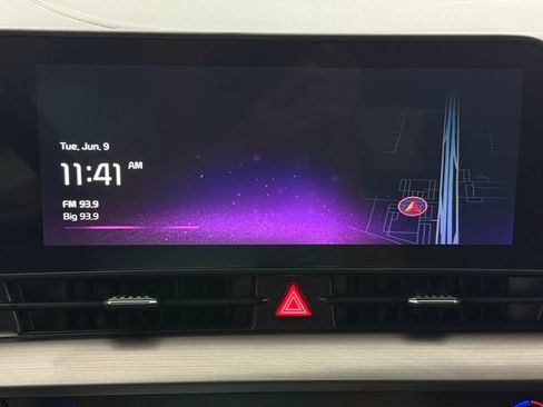 Used 2024 Kia Sportage EX FWD image 17