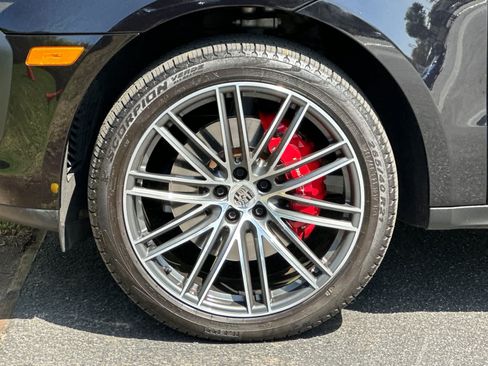 Certified 2023 Porsche Macan S AWD/4WD image 31