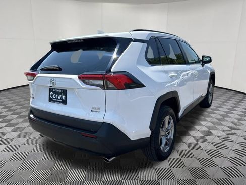 Used 2025 Toyota RAV4 XLE AWD/4WD image 8