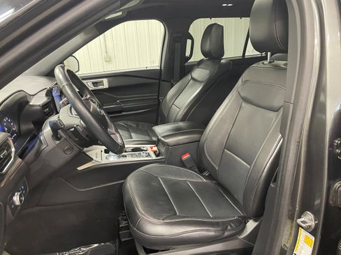 Used 2020 Ford Explorer Limited w/ Class III Trailer Tow Package image 13