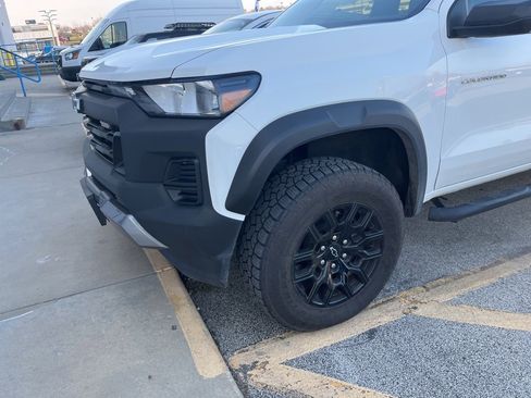 Used 2023 Chevrolet Colorado Trail Boss w/ Advanced Trailering Package image 2