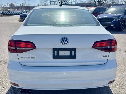 Used 2018 Volkswagen Jetta SE image 4
