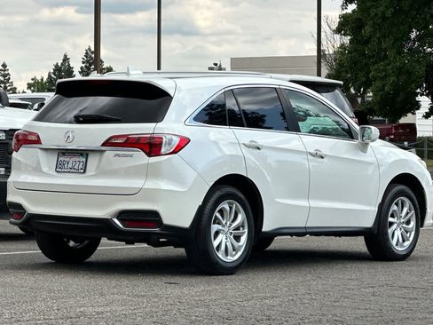 Used 2017 Acura RDX FWD image 2