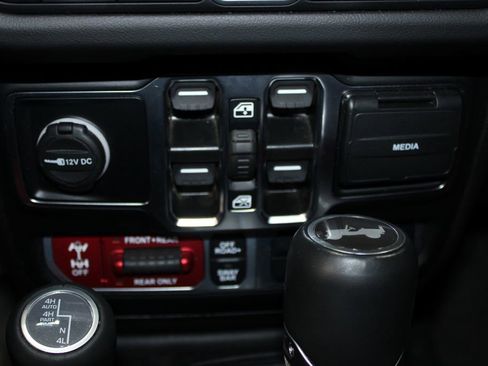 Used 2024 Jeep Wrangler Unlimited Rubicon 392 image 21