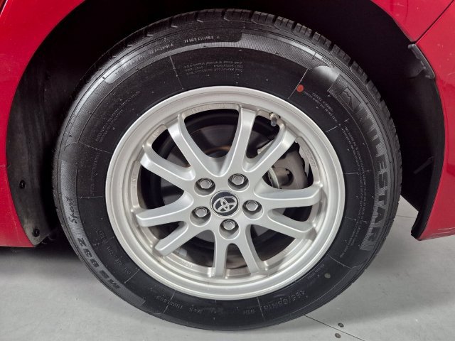 Used 2021 Toyota Prius LE AWD/4WD image 11