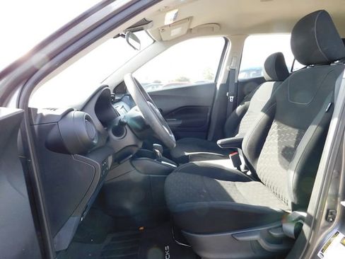 Used 2021 Nissan Kicks S image 14