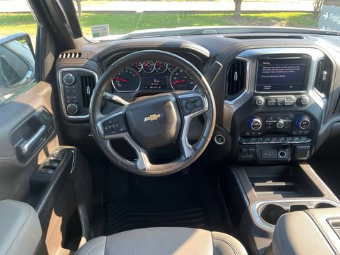 Used 2021 Chevrolet Silverado 1500 LTZ w/ Z71 Off-Road Package AWD/4WD image 11