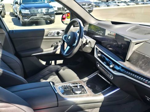 Used 2026 BMW X5 xDrive40i w/ M Sport Package AWD/4WD image 10