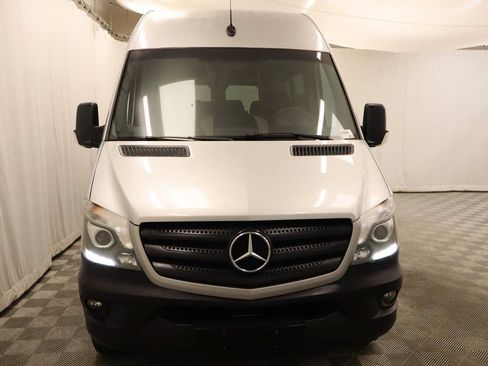 Used 2018 Mercedes-Benz Sprinter 2500 image 4
