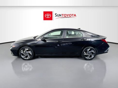 Used 2024 Hyundai Elantra Limited FWD image 7