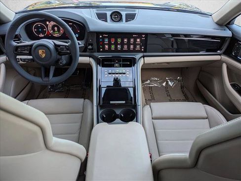 Used 2025 Porsche Panamera 4 image 22