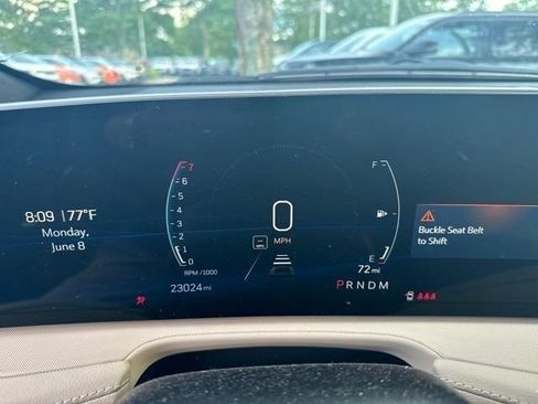 Used 2024 Cadillac XT4 Luxury w/ Cold Weather Package FWD image 9