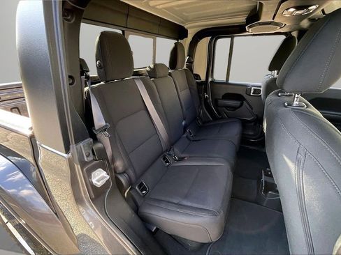 Certified 2022 Jeep Gladiator Sport image 24