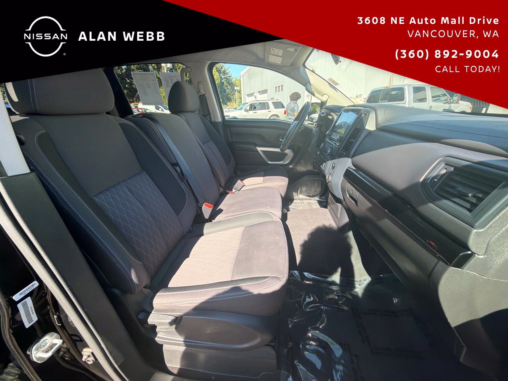 Used 2023 Nissan Titan SV AWD/4WD image 18