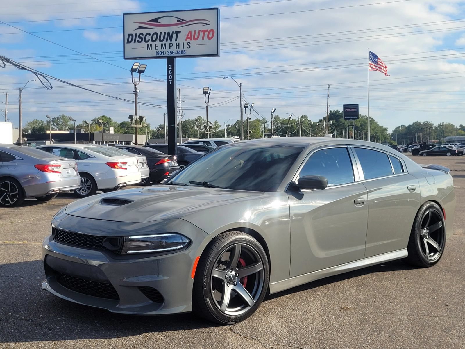 Used 2018 Dodge Charger SRT Hellcat RWD image 1