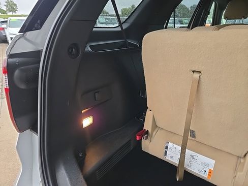 Used 2017 Ford Explorer XLT image 91