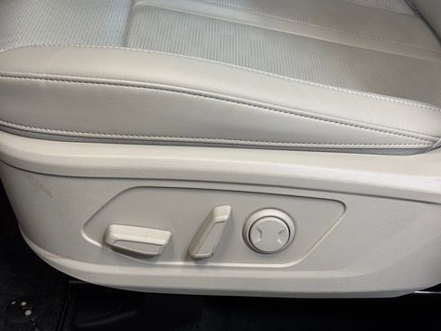 Used 2025 Kia Sorento SX image 10