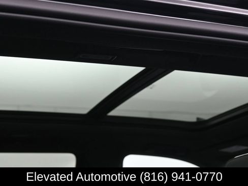 Used 2023 Chevrolet Tahoe Z71 w/ Luxury Package AWD/4WD image 11