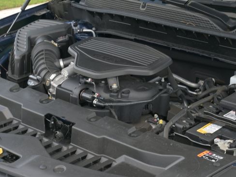 Used 2022 Chevrolet Blazer LT w/ Sound & Technology Package AWD/4WD image 8