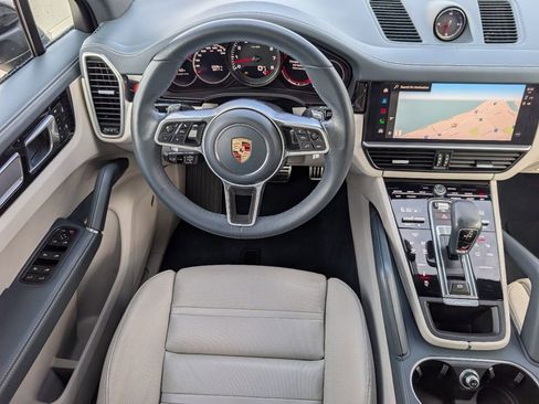 Used 2023 Porsche Cayenne S Platinum AWD/4WD image 19