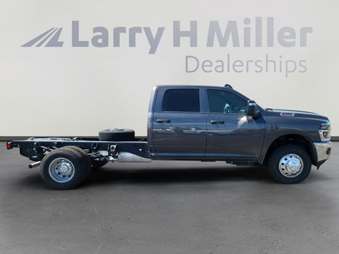 New 2025 RAM 3500 Tradesman w/ Chrome Appearance Group image 7