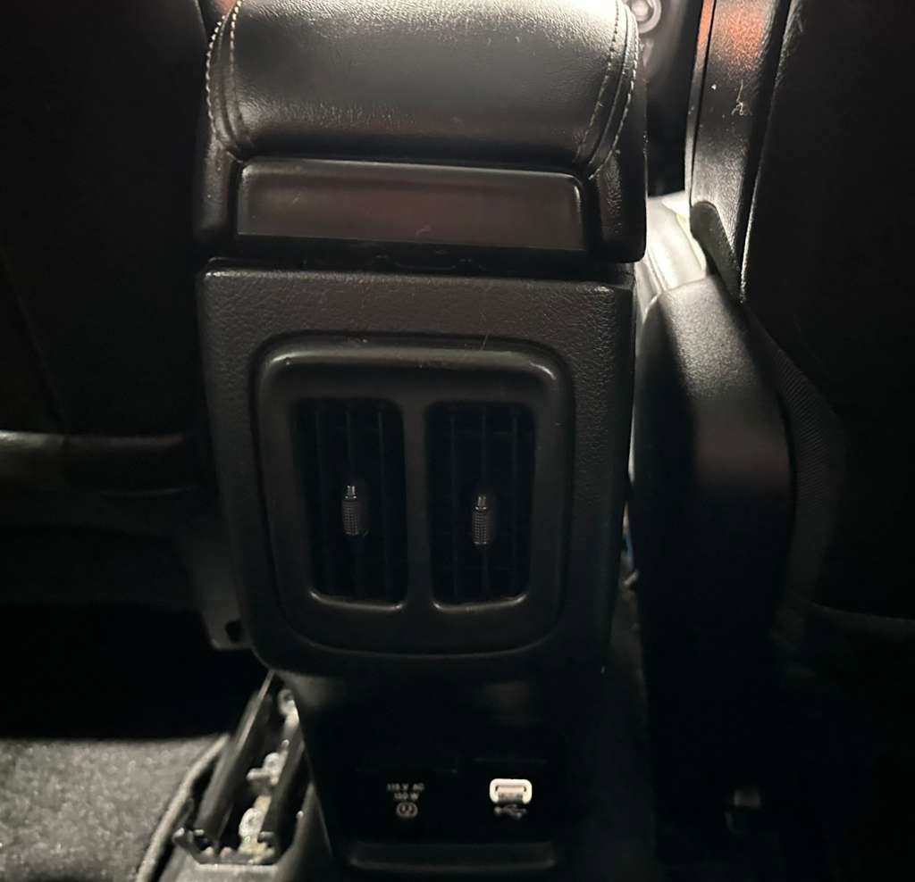 Used 2018 Jeep Compass Latitude w/ Popular Equipment Group FWD image 19