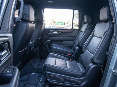Used 2025 GMC Yukon XL Denali image 21