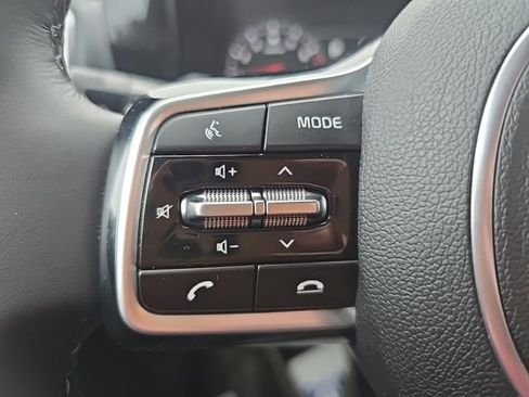 Certified 2023 Kia Sorento S image 11