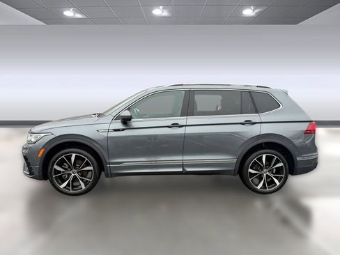 Used 2024 Volkswagen Tiguan SEL R-Line image 2