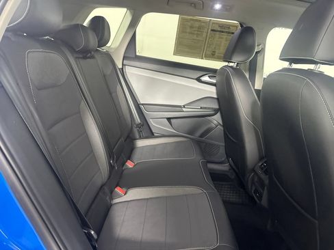 Used 2023 Volkswagen Taos SE w/ Panoramic Sunroof Package FWD image 27