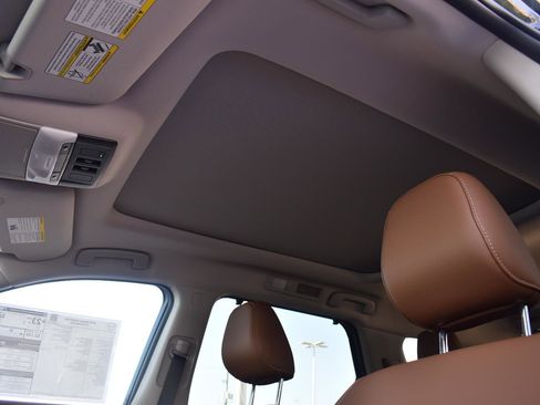 New 2026 Nissan Pathfinder Platinum FWD image 29