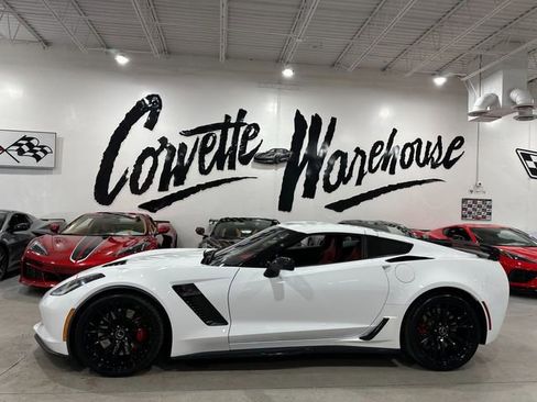 Used 2015 Chevrolet Corvette Z06 w/ 2LZ Preferred Equipment Group image 2