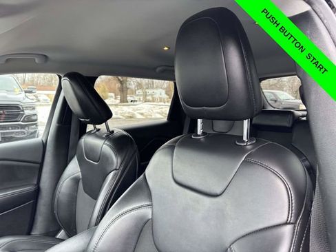 Used 2019 Jeep Cherokee Latitude Plus image 6