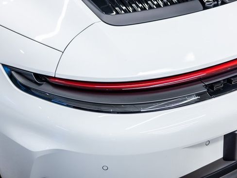 Used 2025 Porsche 911 Carrera image 18