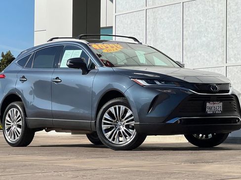 Certified 2024 Toyota Venza XLE image 2