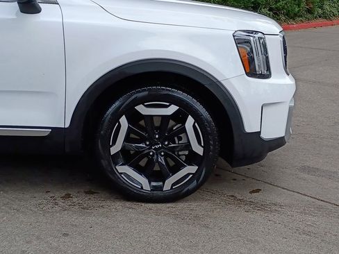 Used 2024 Kia Telluride EX AWD/4WD image 2