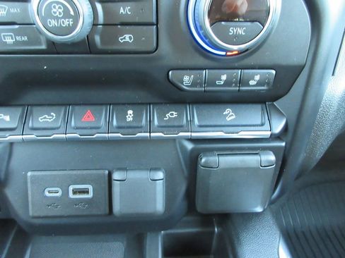 Certified 2020 Chevrolet Silverado 2500 LTZ image 38