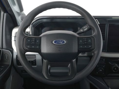 Used 2025 Ford F250 XLT w/ Black Appearance Package image 17