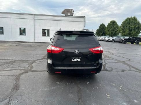 Used 2017 Toyota Sienna XLE w/ XLE Navigation Package FWD image 6