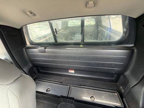 Used 2016 Toyota Tacoma SR AWD/4WD image 15