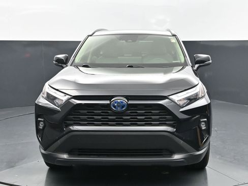 Used 2023 Toyota RAV4 XLE Premium AWD/4WD image 8