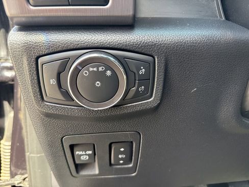 Used 2019 Ford Expedition Platinum image 18